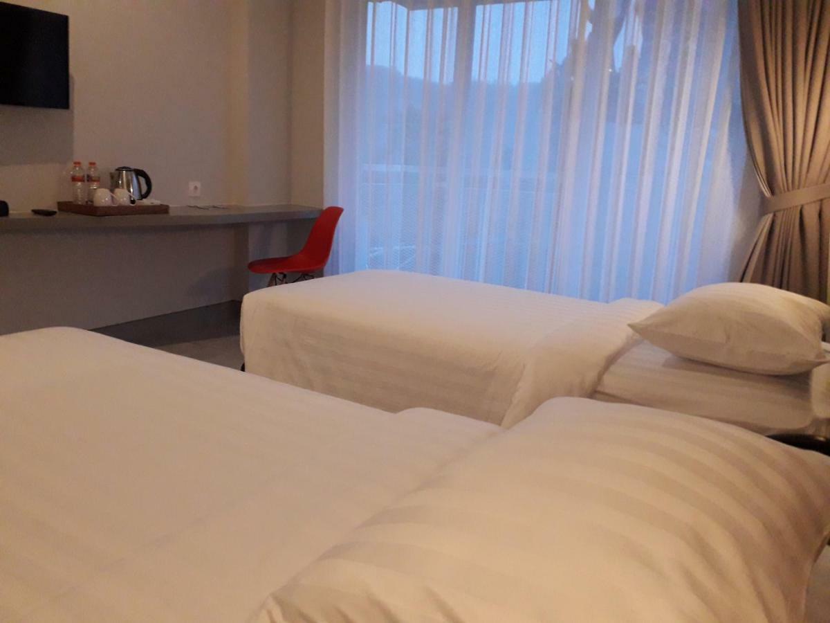 Bess Resort & Waterpark Hotel And Convention Malang Exteriör bild